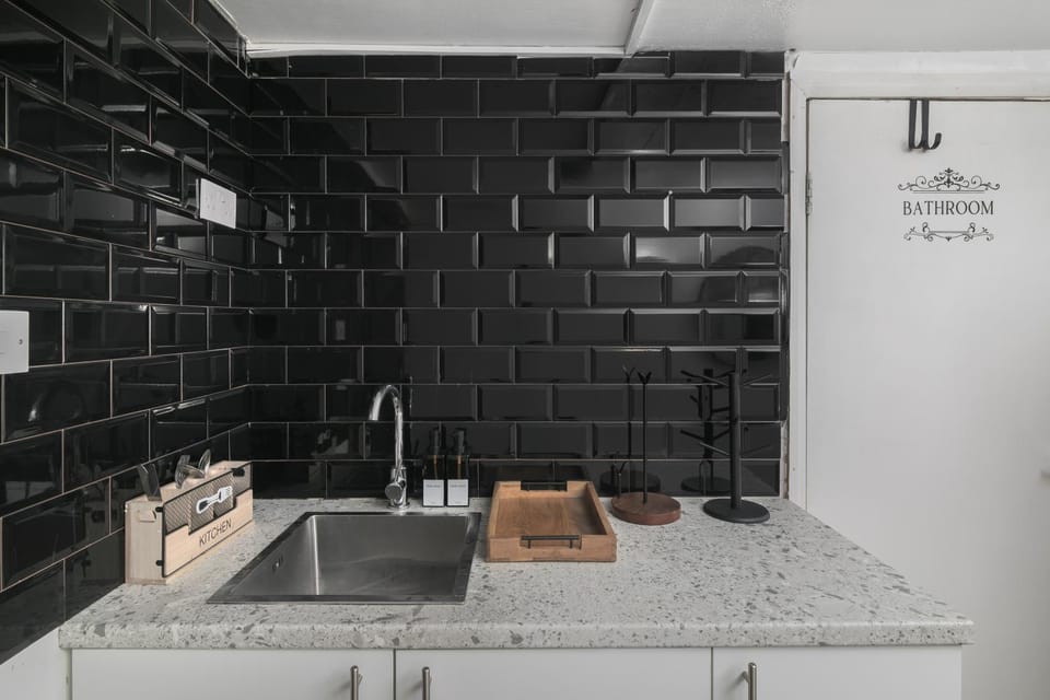 Kitchen or kitchenette, kitchen