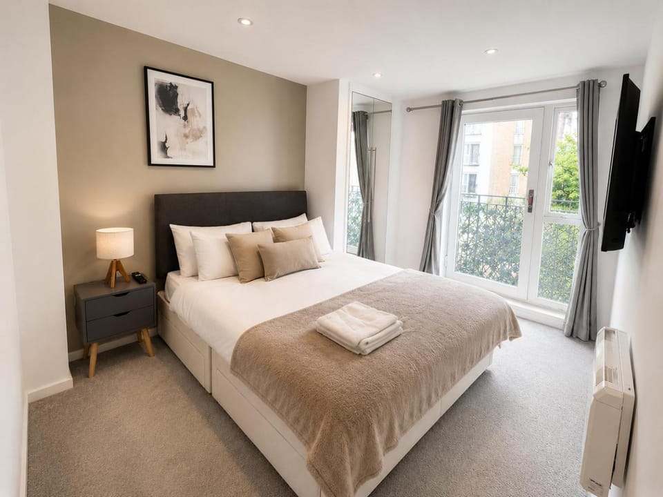 Luxury Apartment Near Chelsea & Imperial Wharf Apartment in London
