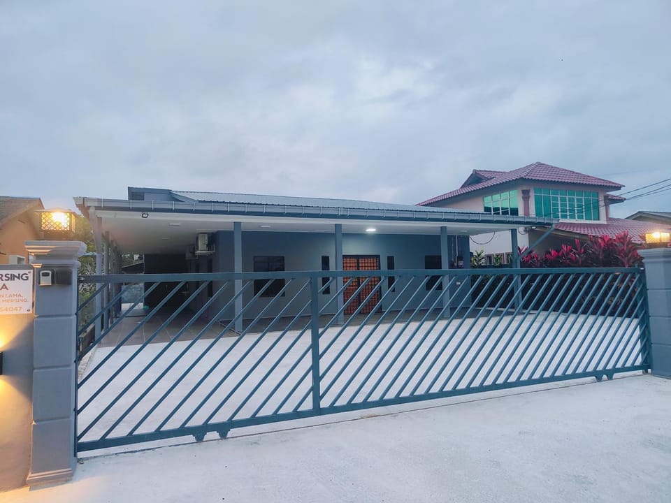 Property building, Day