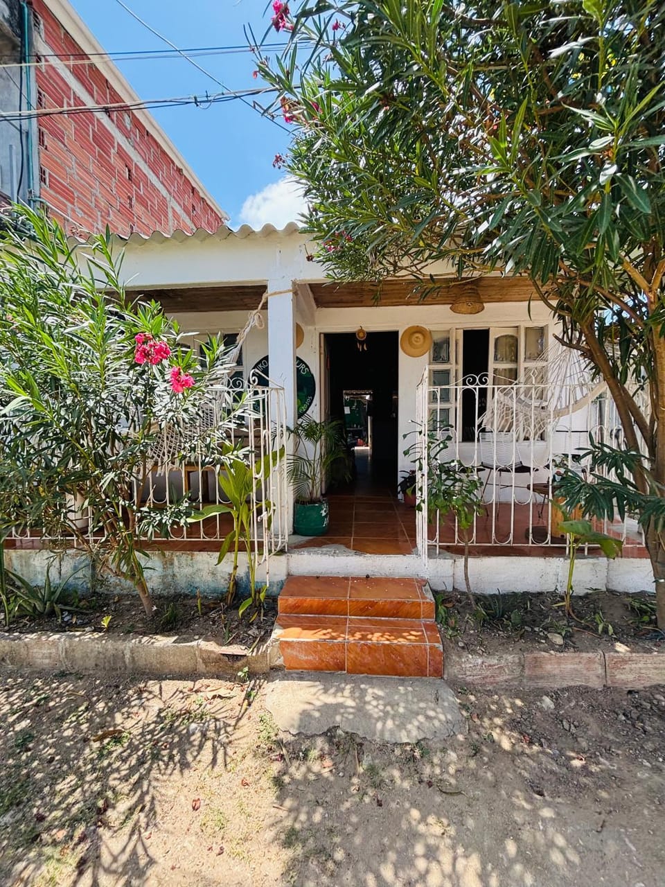 Facade/entrance