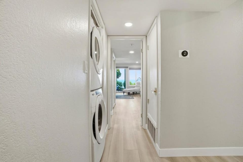 Oceanfront Luxe Retreat unbeatable VIEWS! Near SFO House in Daly City