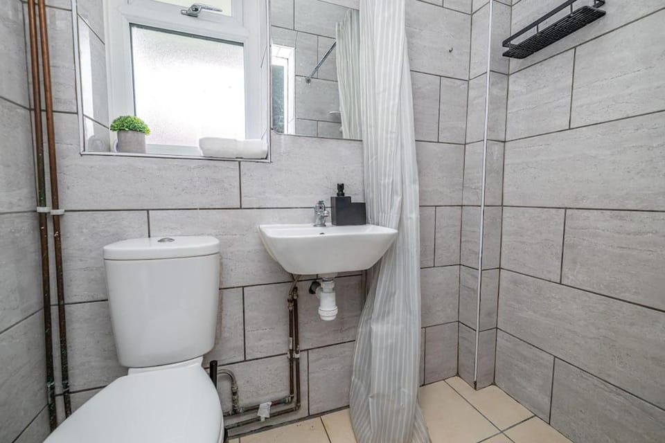Group-friendly sleeps10 Work friendly relaxing House in Walsall
