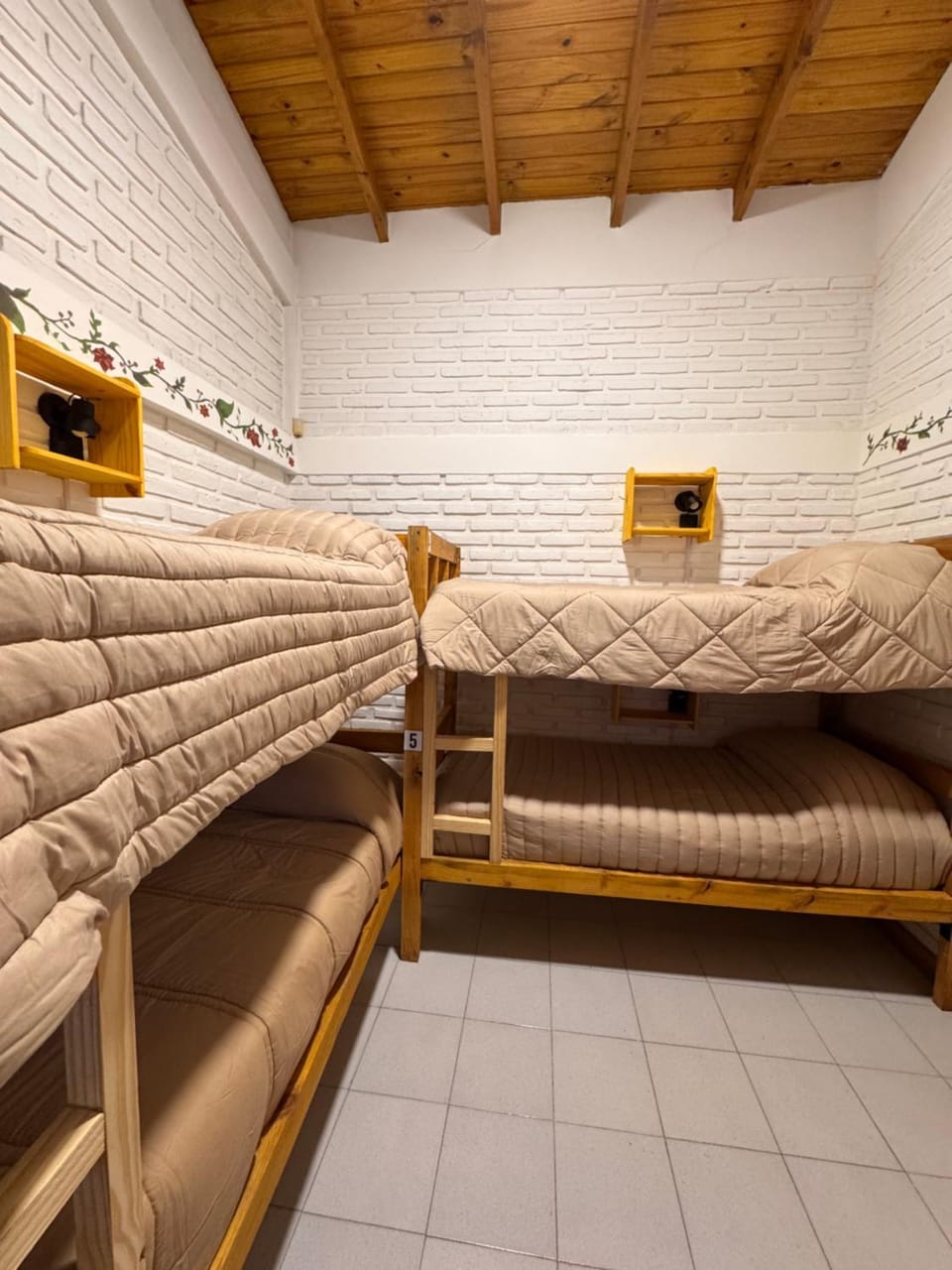Bed, Photo of the whole room, Bedroom, bunk bed