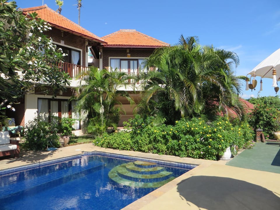 Pool view, Sea view
