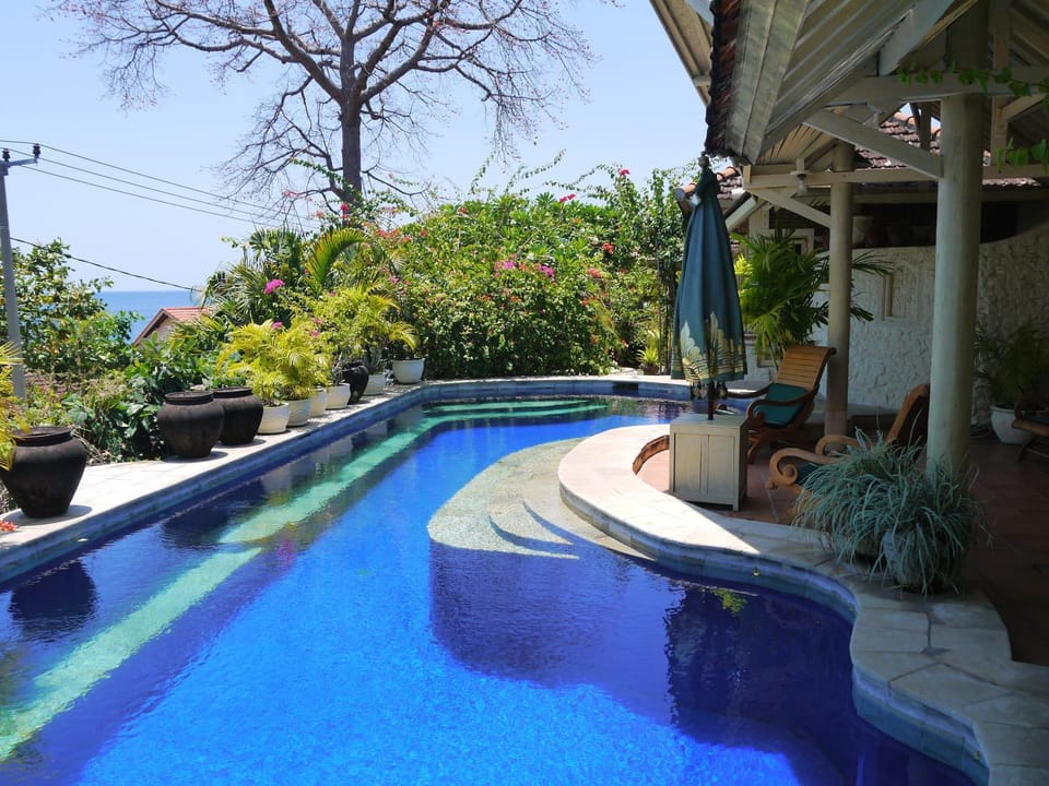 Balcony/Terrace, Seating area, Swimming pool, Swimming pool