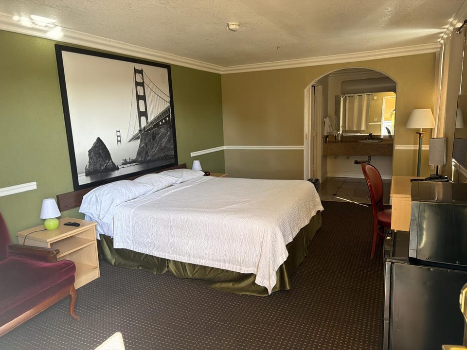 Foothills Inn Hotel in Castro Valley