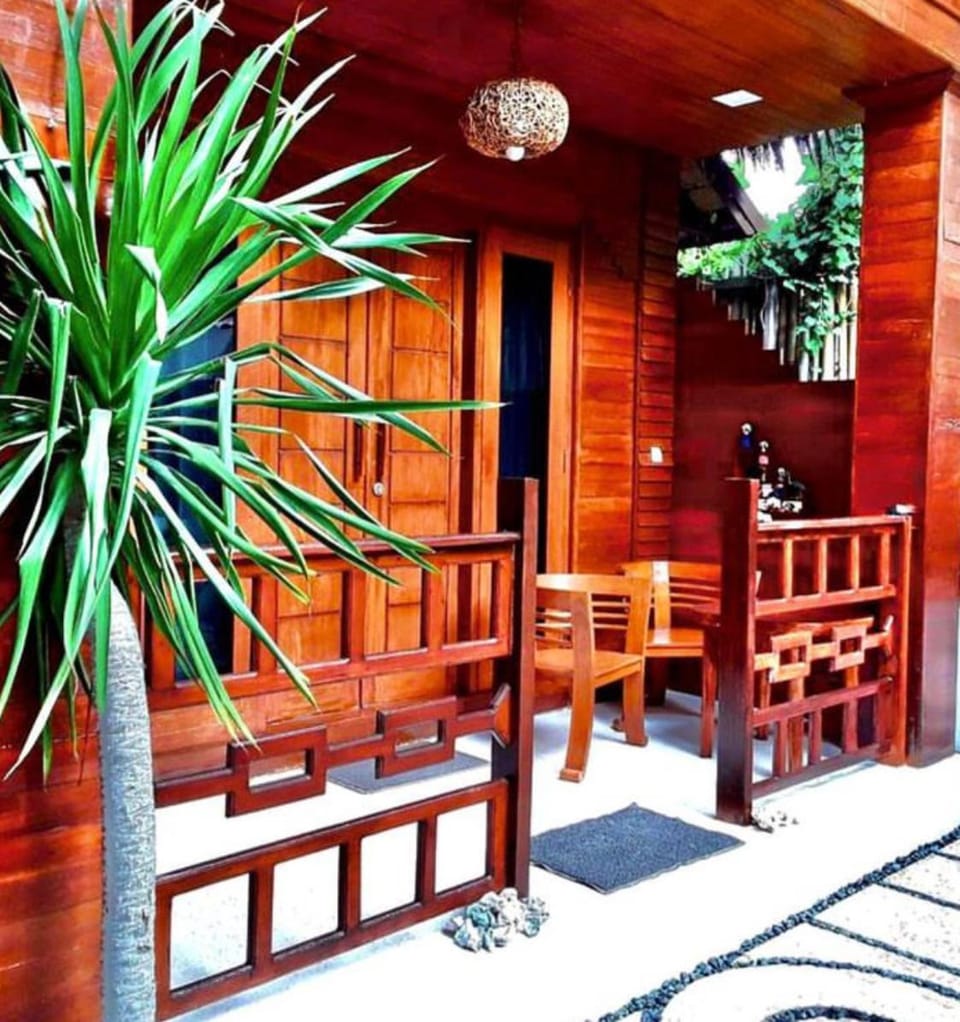 Gili T Sugar Shack Campground/ 
RV Resort in Pemenang