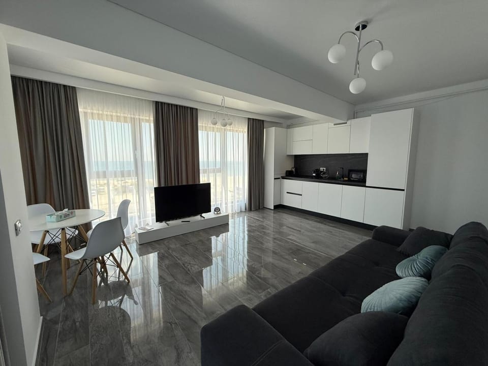 Communal lounge/ TV room, TV and multimedia, Kitchen or kitchenette, Living room, Dining area