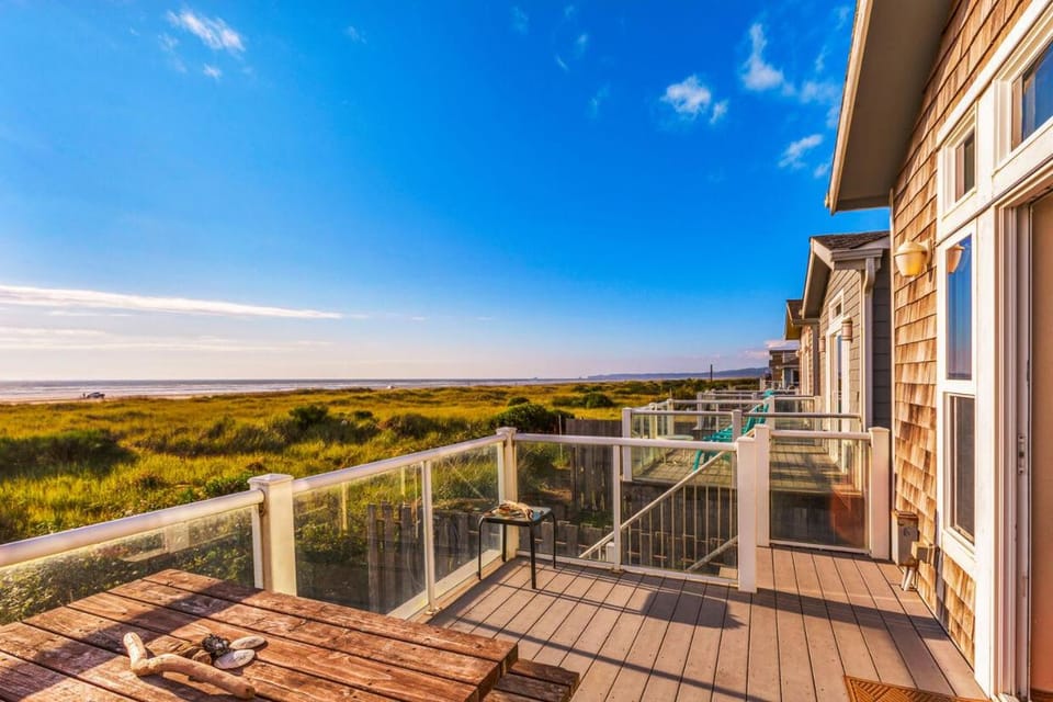 Beach Dreams South right on Moclips Beach House in Moclips