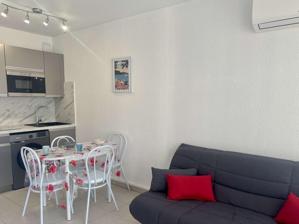 Appartement lumineux, vue parc - 4 pers. - FR-1-252-202 Apartment in Antibes