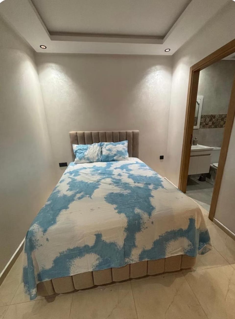 Chambre avec WC privée pr 1p dans un appart partagé avec 1p Vacation rental in Casablanca