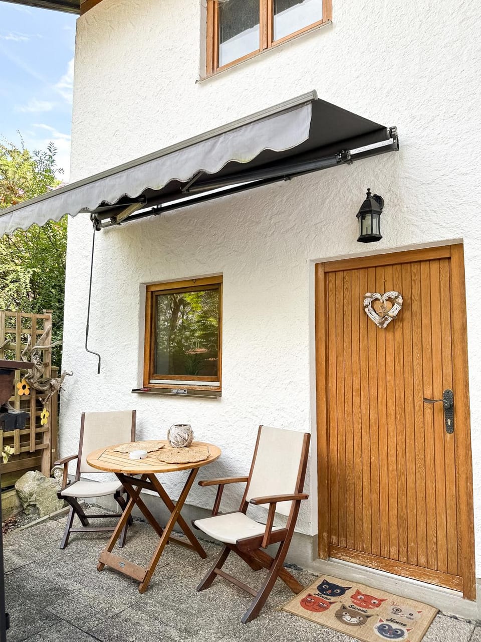 Facade/entrance, Balcony/Terrace