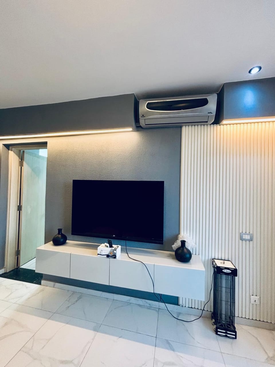 TV and multimedia, air conditioner