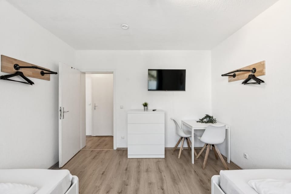 Budget Room 3 Bedrooms perfect for Workers Apartment in Gelsenkirchen
