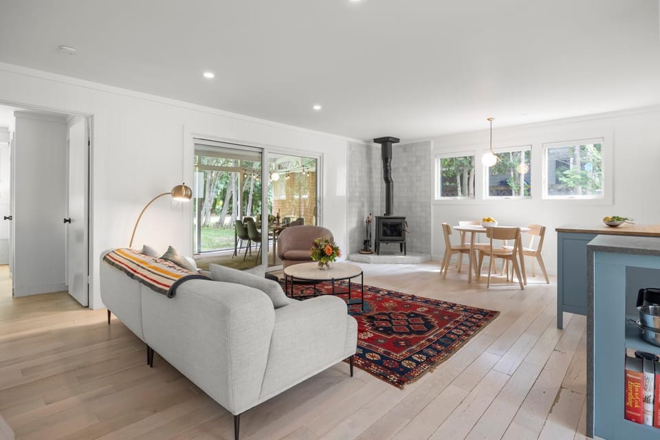 Living room, Seating area, Dining area, Garden view, fireplace