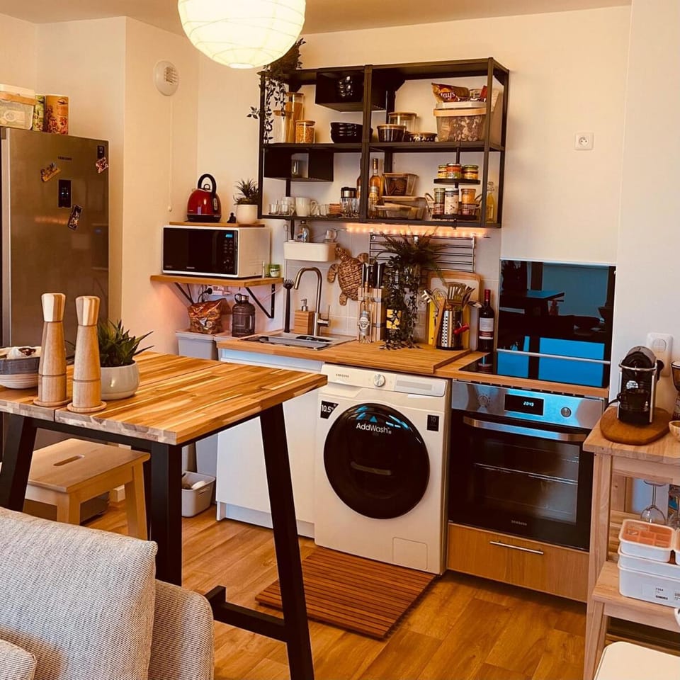 Cozy Apartment Direct Access to Paris, PS5, Fiber Optic Apartment in Île-de-France
