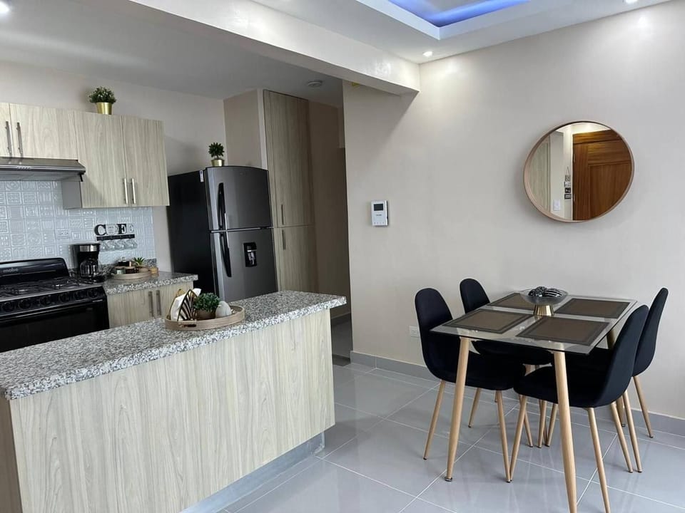 Dining area, kitchen