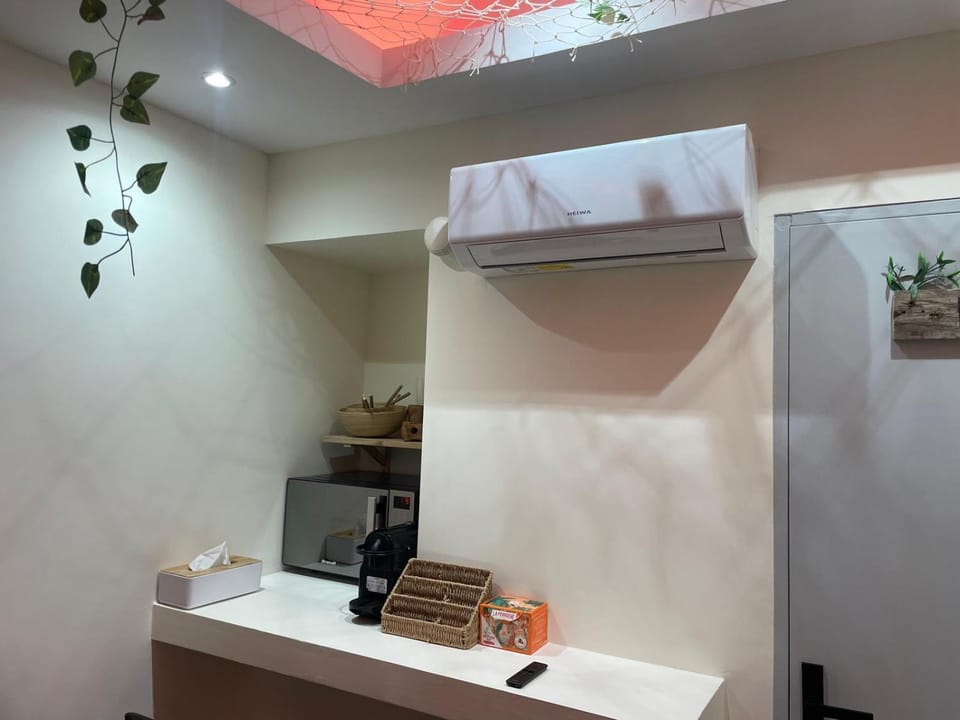 Love room - Jacuzzi - Netflix - Clim - 3min train station Apartment in Avignon