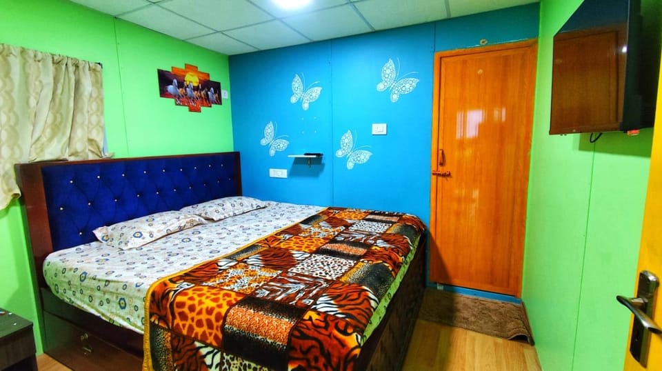 AK'S Little Heaven The Container villa Vacation rental in Kodaikanal