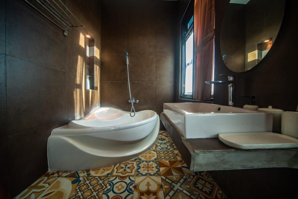 Bathroom, Bath, towels