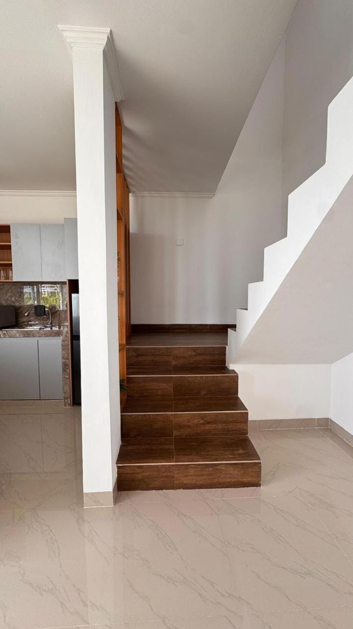 Cozy 1 Guest House Uluwatu Near Beach Bed and Breakfast in Kuta Selatan
