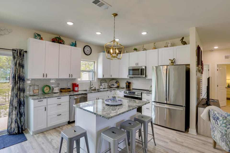 Boater-Friendly Eastpoint Getaway Near SGI Beaches House in Saint George Island