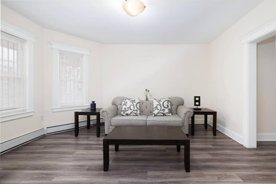 Reunion Certified Urban 2-Story Townhouse - Beyond Spacious House in Hartford