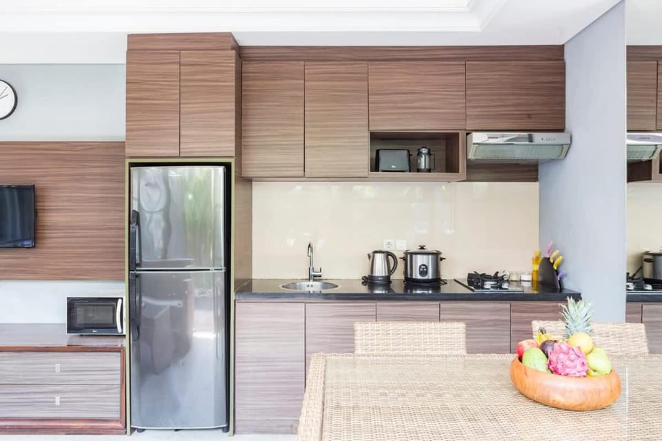 Garden-view villa w- pool & workspace - Villa Vozoda B by TROPICALLY Villa in North Kuta