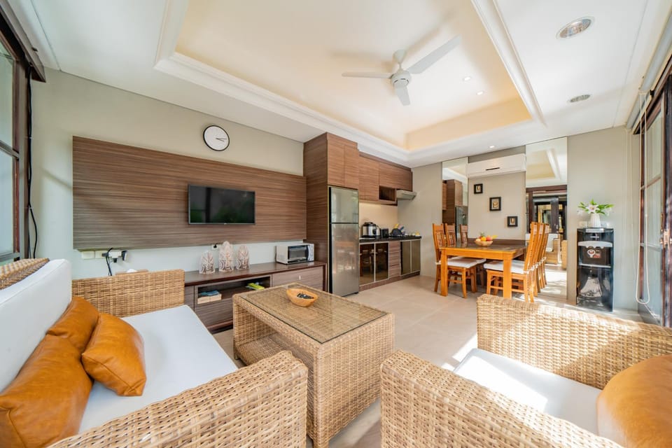 2BR villa w- private pool & workspace - Villa Vozoda C by TROPICALLY Villa in North Kuta