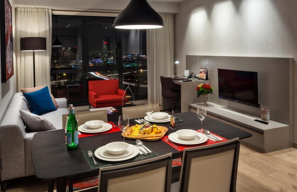 TV and multimedia, Living room, Dining area