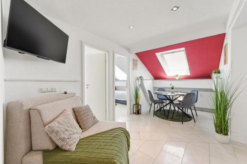 TV and multimedia, Living room, Photo of the whole room, Seating area, Dining area