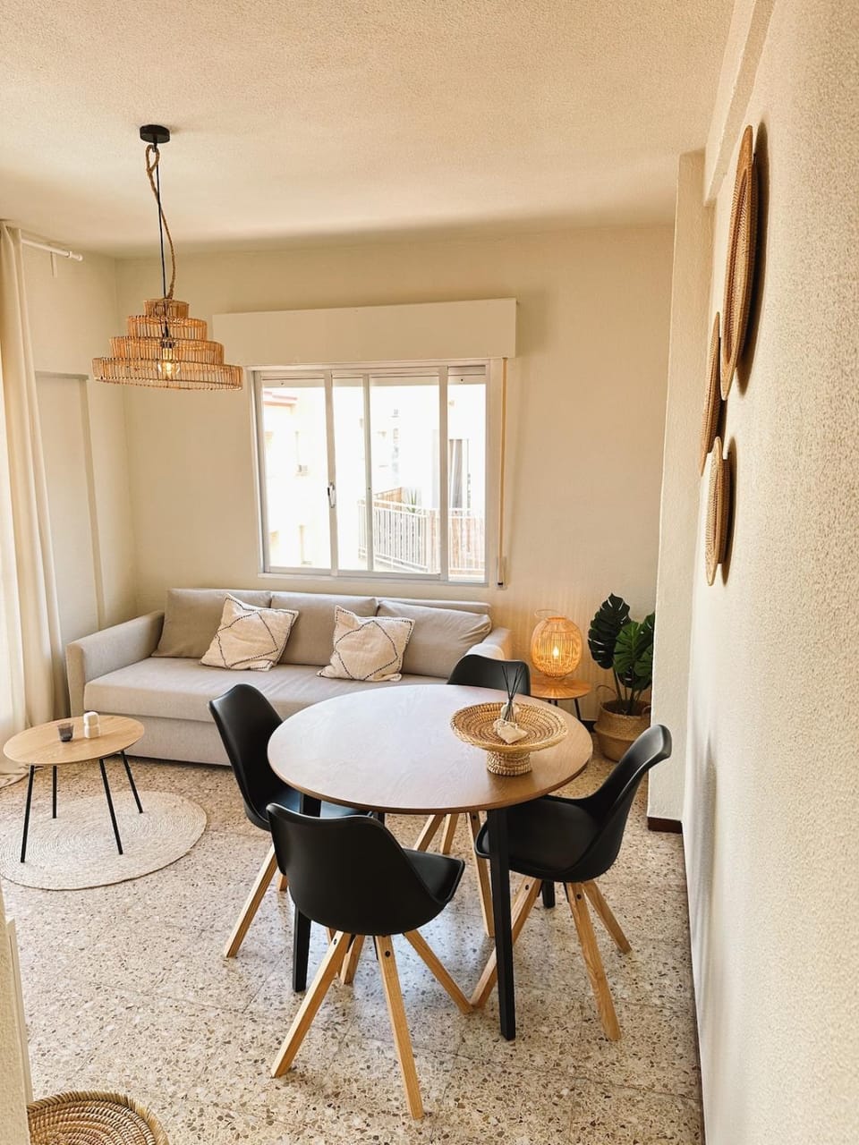 Seating area, Dining area