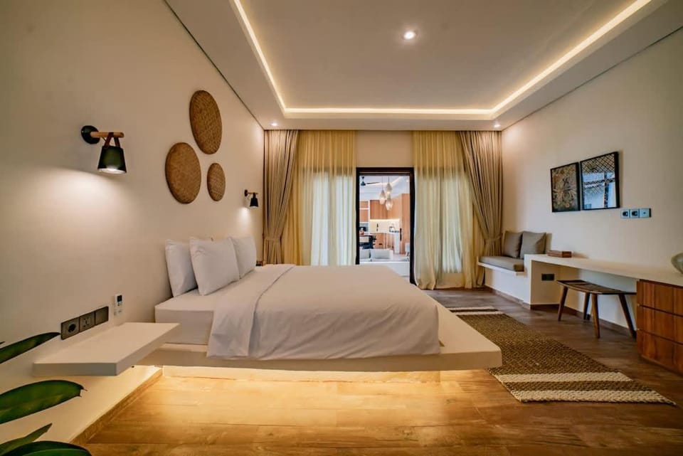3BR villa w- pool & sun loungers - Villa Khayla by TROPICALLY Villa in North Kuta