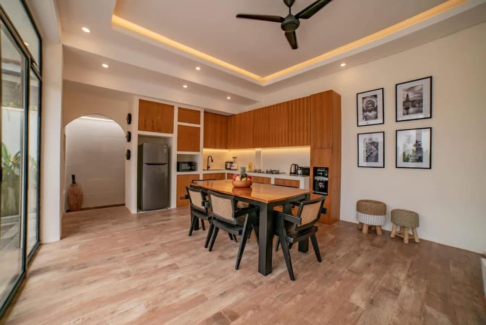 3BR villa w- pool & sun loungers - Villa Khayla by TROPICALLY Villa in North Kuta