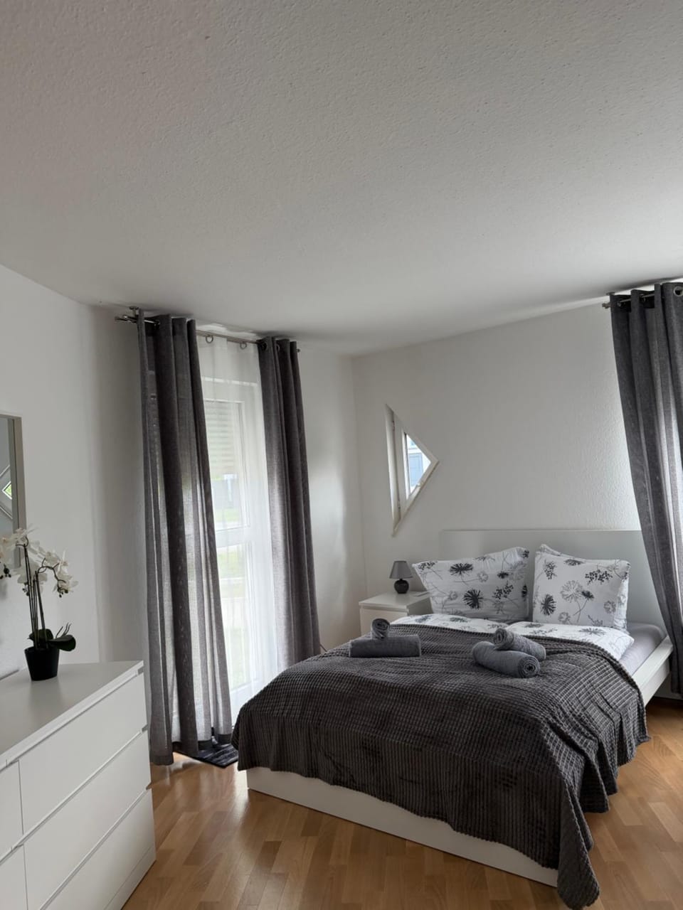 Living room, Photo of the whole room
