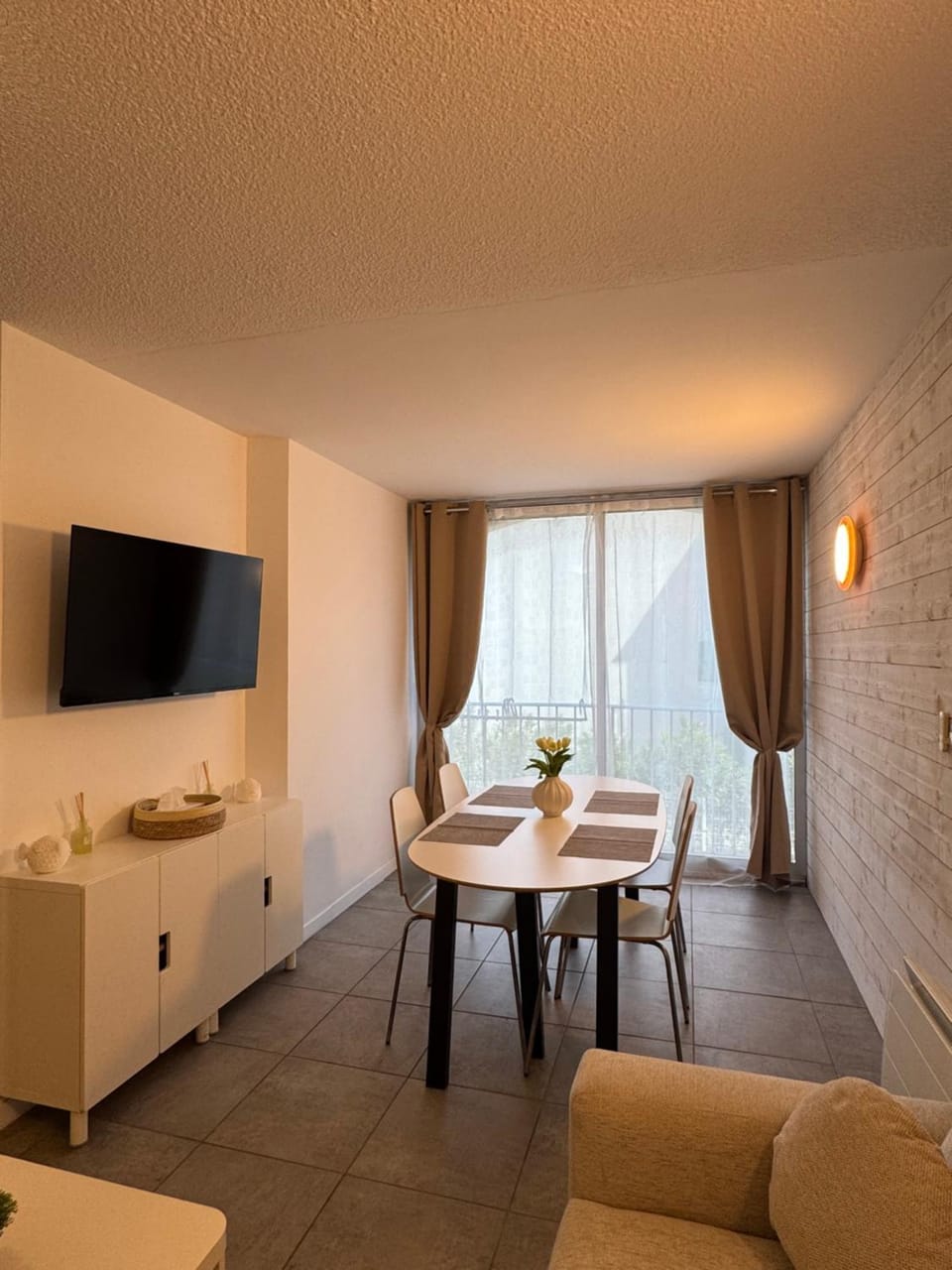 Cocoon Chic Gruissan Apartment in Gruissan