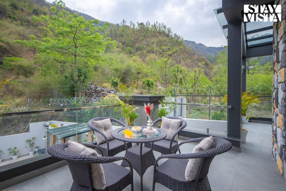 Balcony/Terrace, Seating area, Mountain view