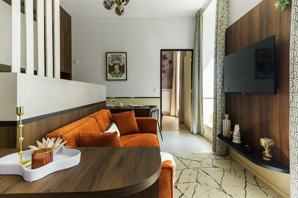 TV and multimedia, Living room, Dining area