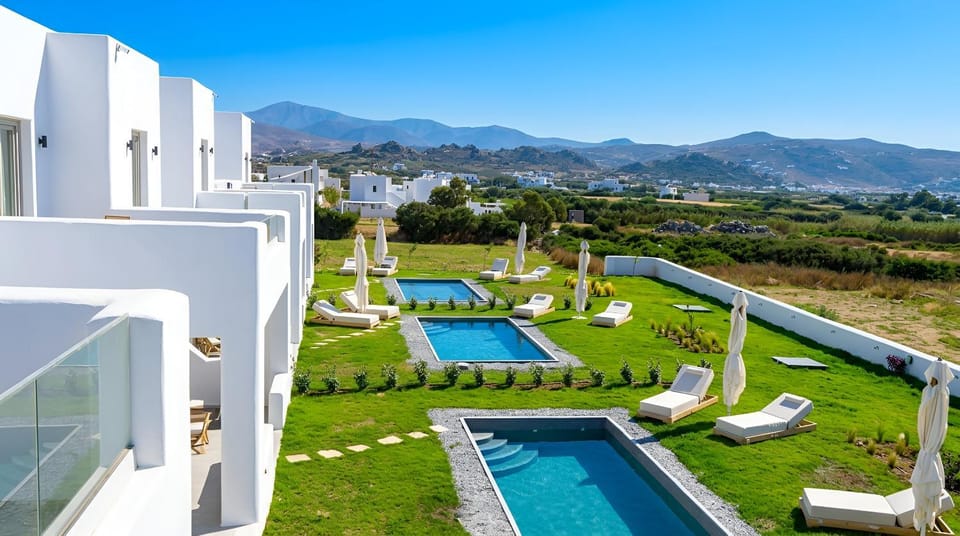 Day, Natural landscape, Garden, Garden view, Mountain view, Pool view, Swimming pool, sunbed