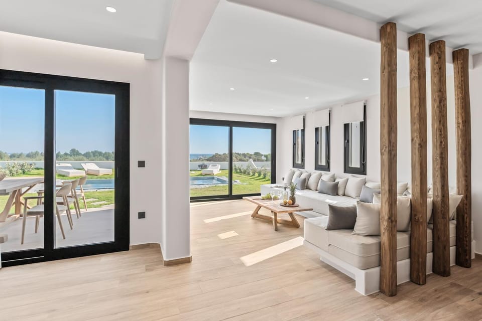Living room, Seating area, Swimming pool
