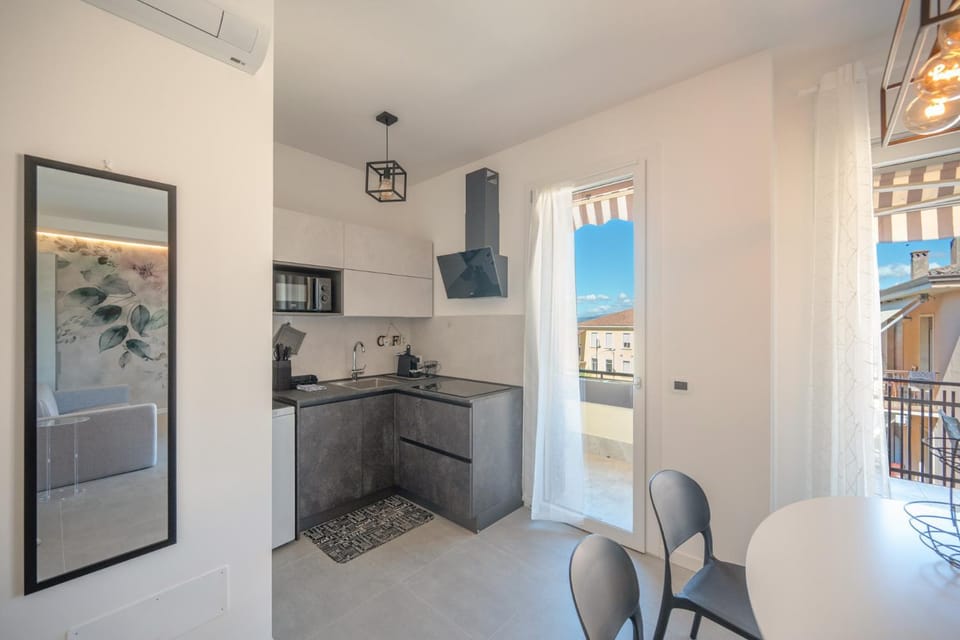 ApartmentsGarda - Aristea Design Living Apartment in Torri del Benaco