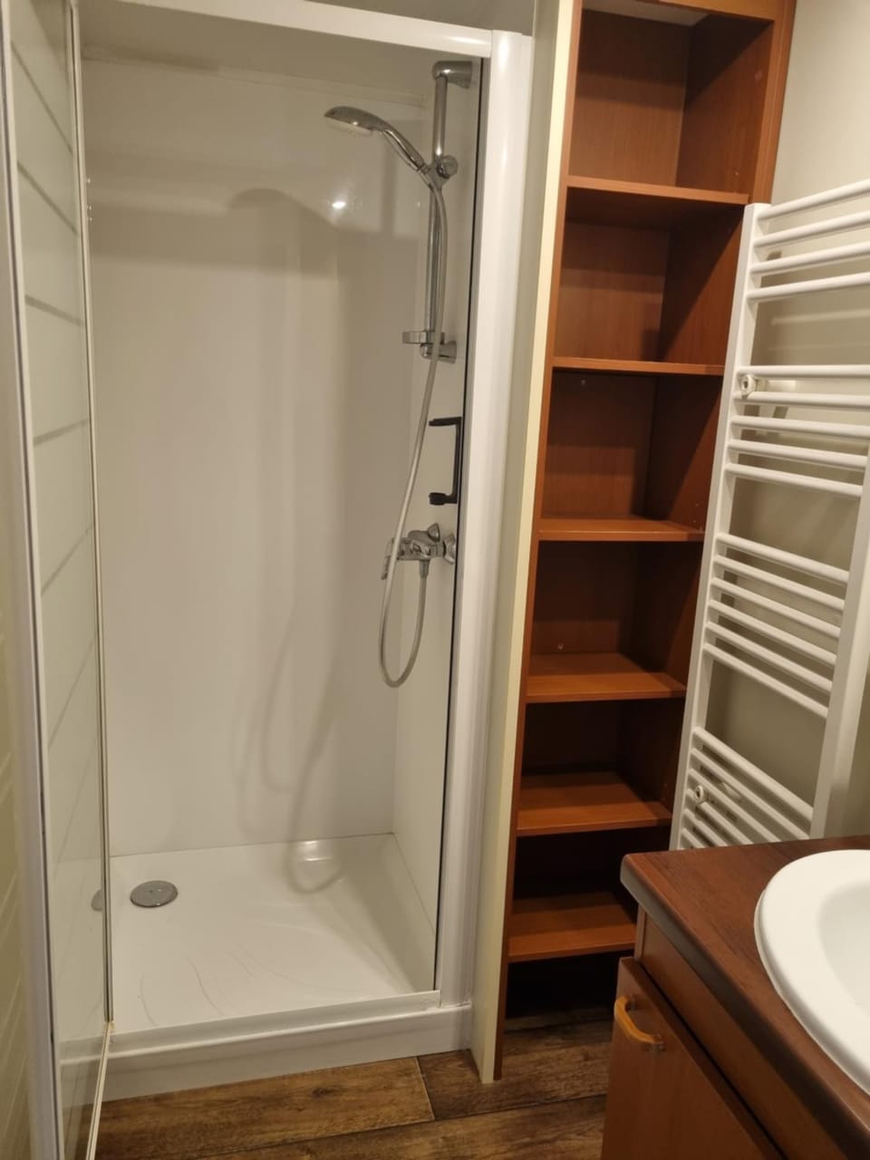 Mobil-home au sein d'une écurie Apartment in Pays de la Loire