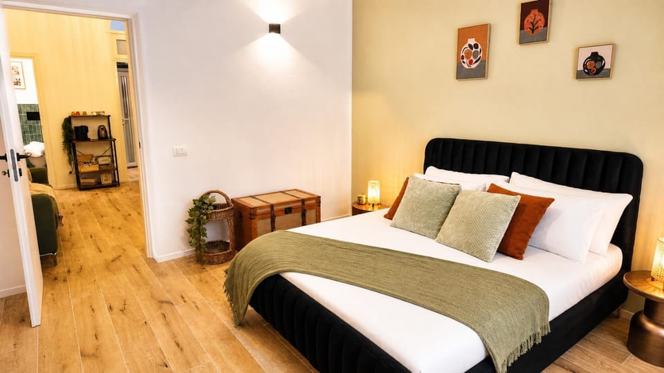 Bed, Photo of the whole room, Bedroom, wardrobe
