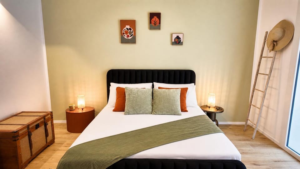 Bed, Photo of the whole room, Bedroom