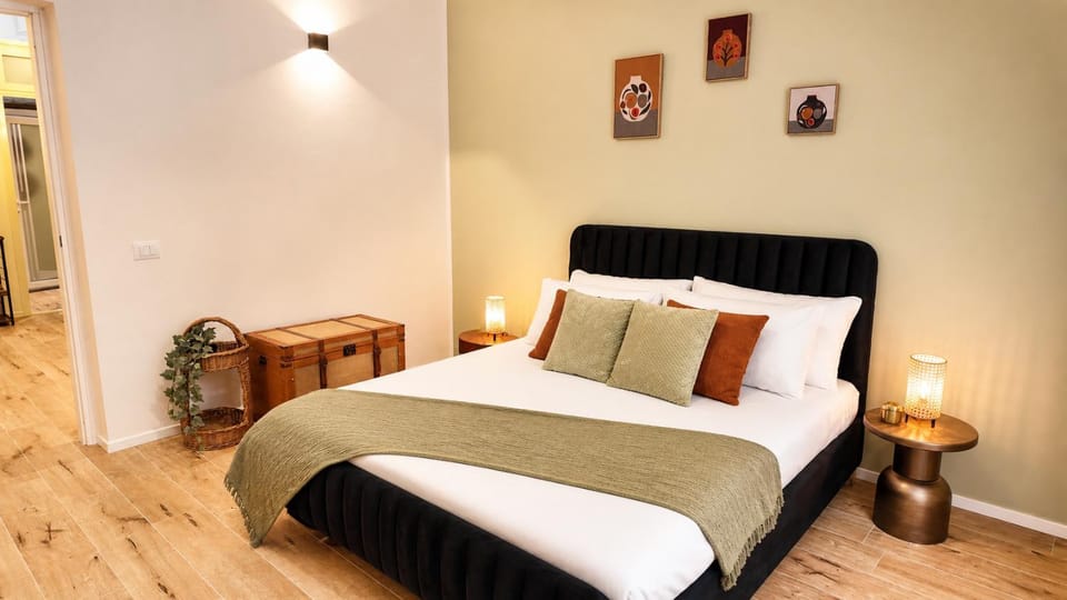 Bed, Photo of the whole room, Bedroom