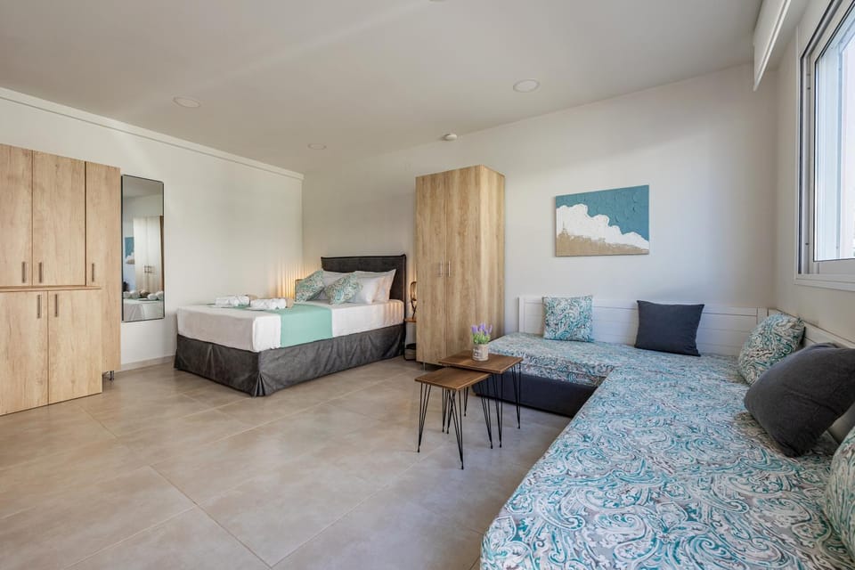 Bed, Living room