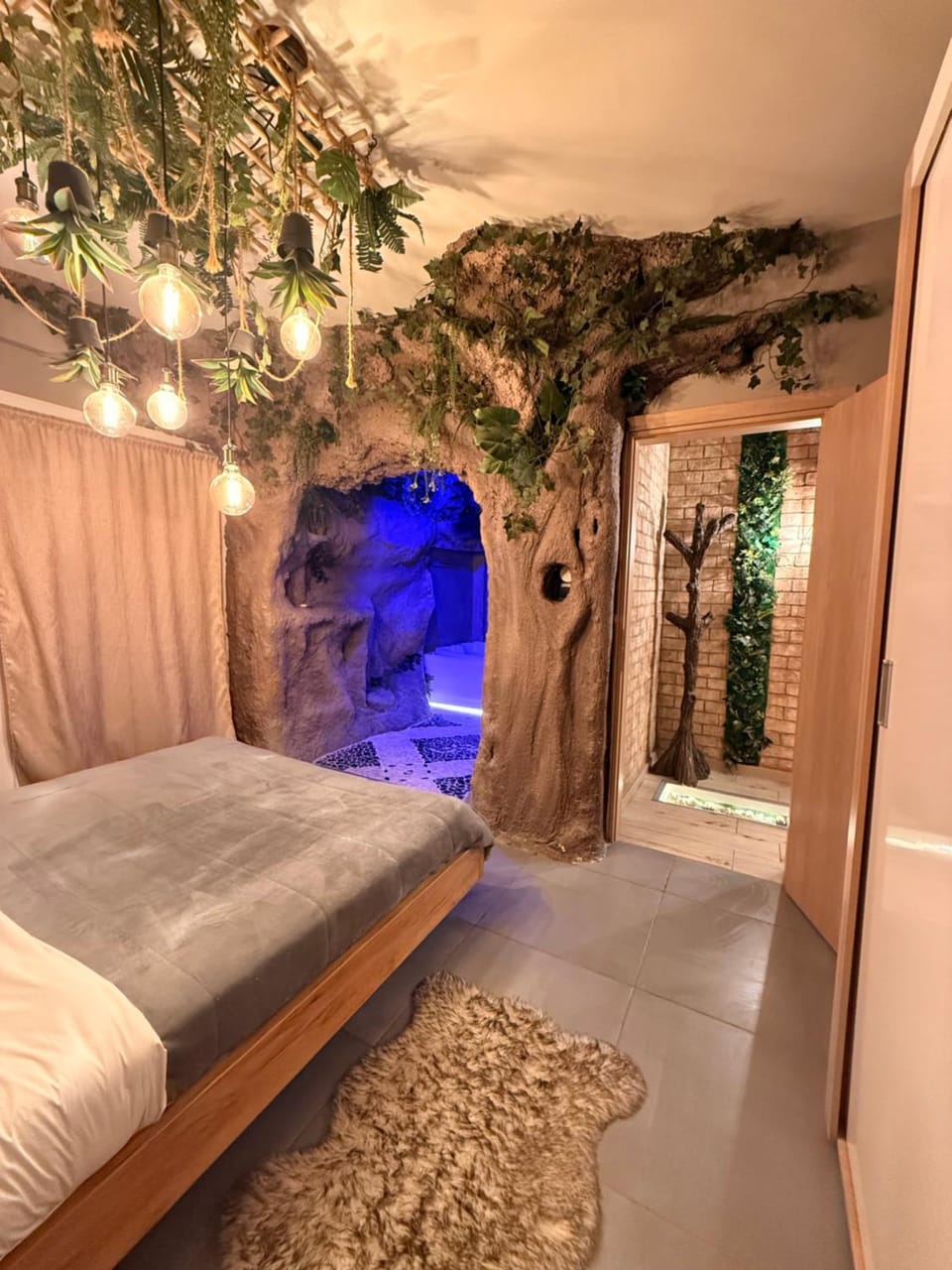 Luxury Cave Suite with Private Jacuzzi & Sauna Apartment in Thessaloniki