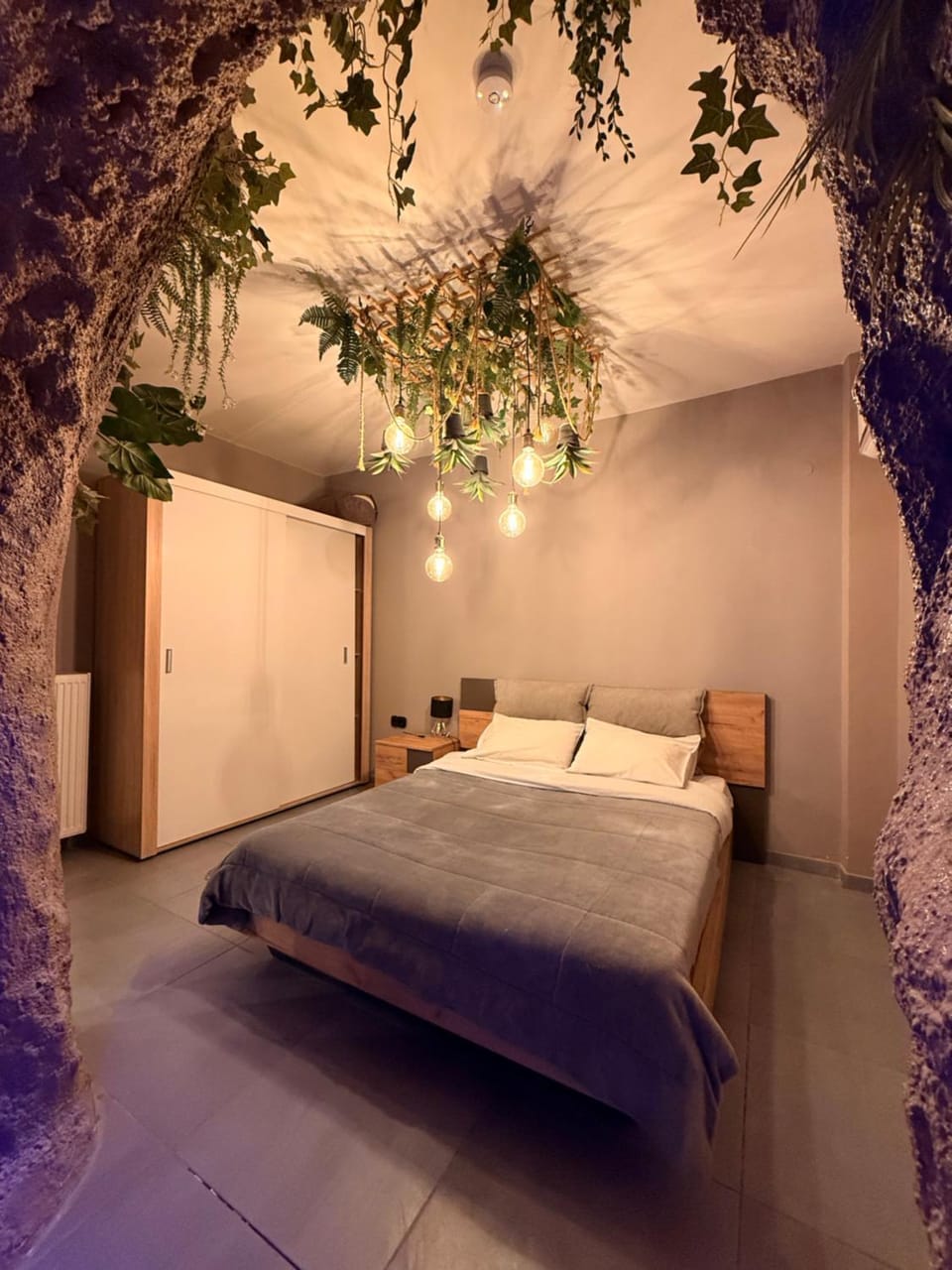 Luxury Cave Suite with Private Jacuzzi & Sauna Apartment in Thessaloniki