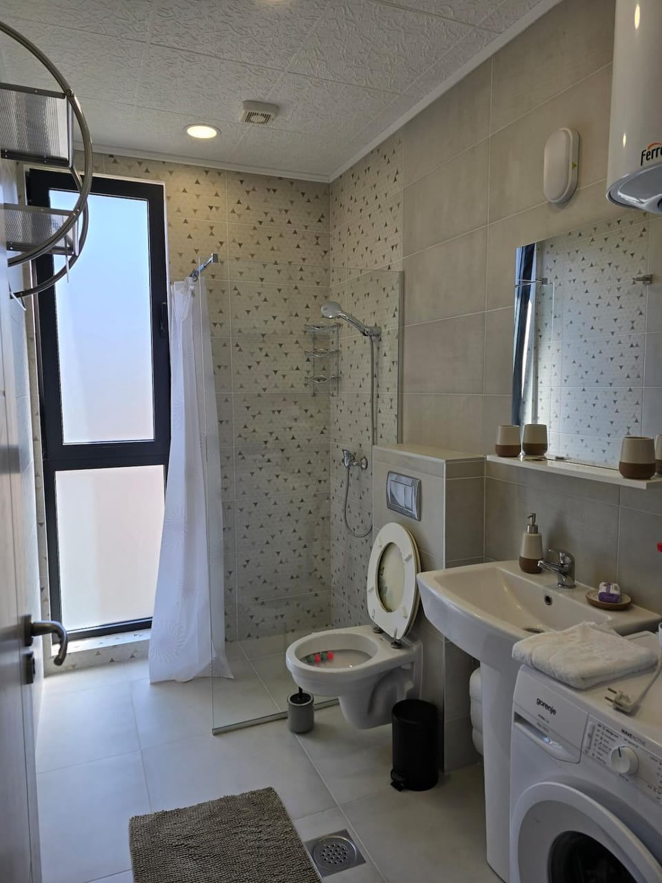 Spacious Green Breeze Apartment - Private Parking Apartment in Kotor Municipality