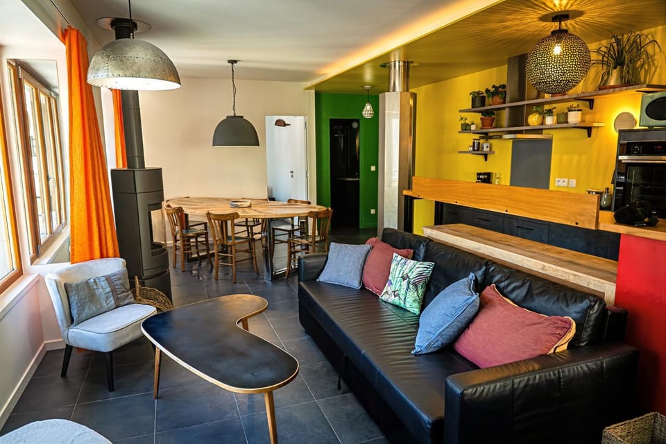 Living room, Dining area
